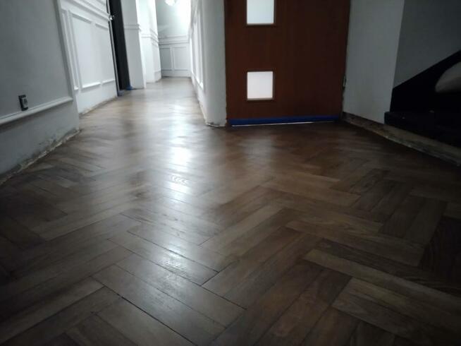 Parkiet -Cyklinowanie, układnie podłóg - renowacja schodów.