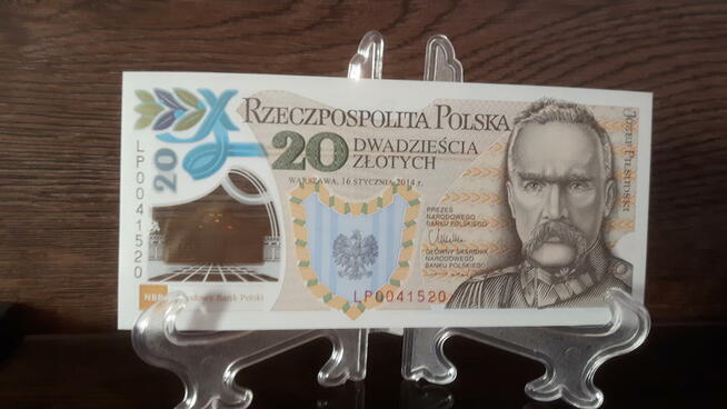 Banknot polimerowy 20 zł 100. rocznica utworzenia Legionów