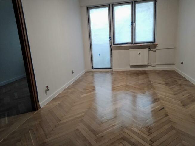 Parkiet -Cyklinowanie, układnie podłóg - renowacja schodów.