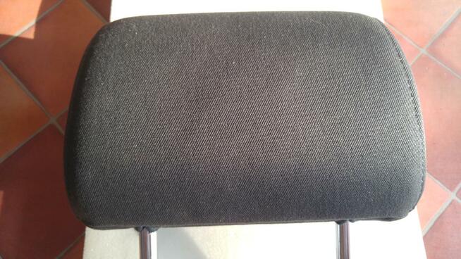 Regulowany zagłówek prawego fotela Audi A3 S3 RS3 8P