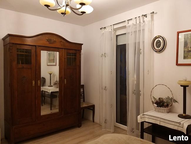 Wakacje 2026 w Białym Domku nad jeziorem