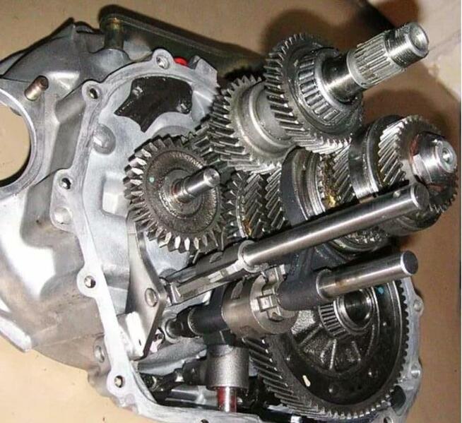 Naprawa mostów napędowych i skrzyń biegów jagatowo