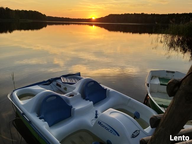 Wakacje 2026 w Białym Domku nad jeziorem