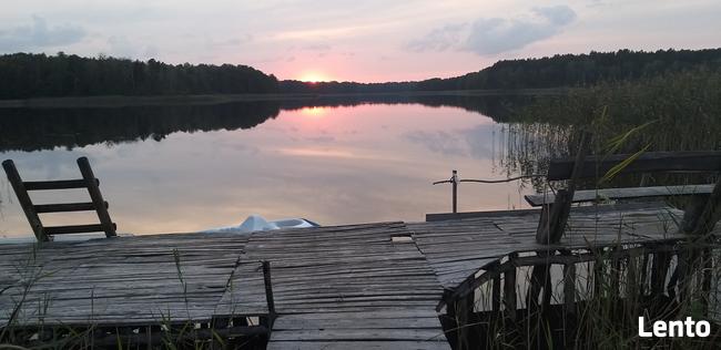 Wakacje 2026 w Białym Domku nad jeziorem