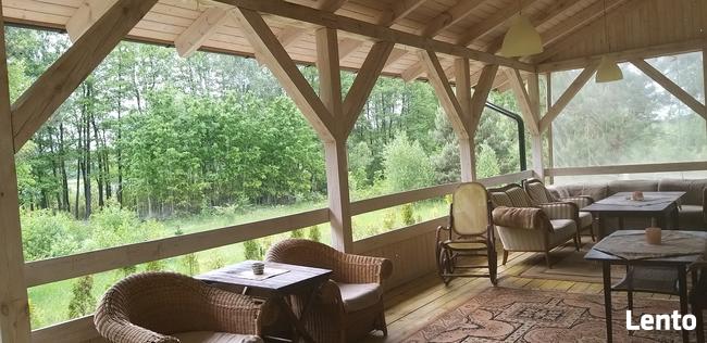 Wakacje 2026 w Białym Domku nad jeziorem