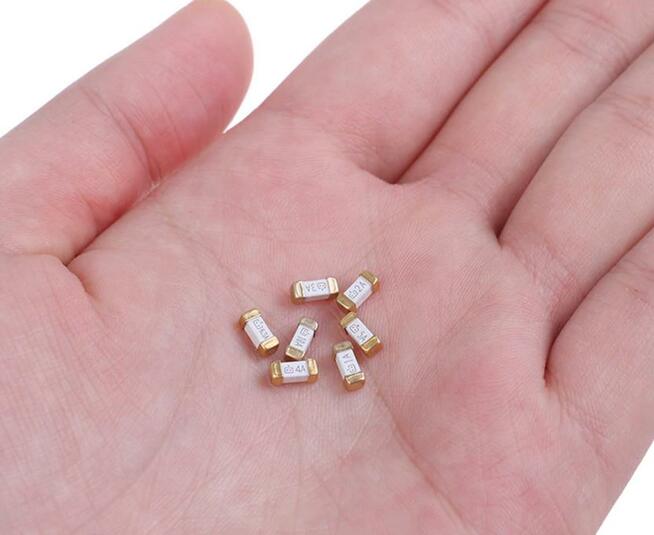 Bezpieczniki SMD 1808 125V - 3A / 6.3A / 10A