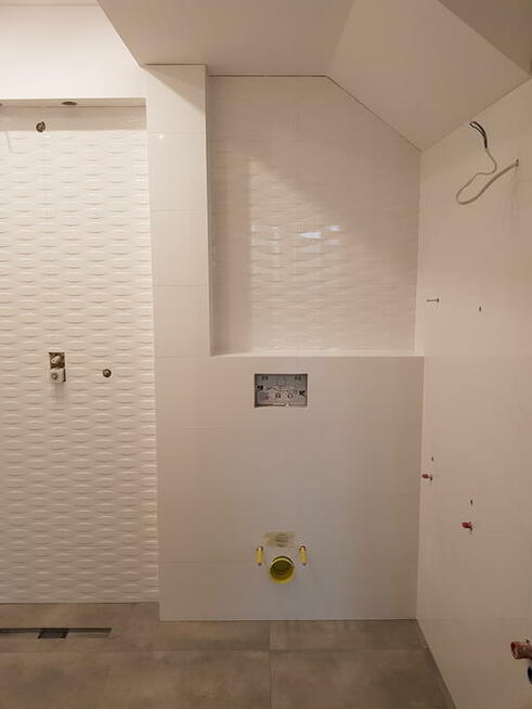 Układanie gresu, ceramiki, kamienia dek. / Łazienki