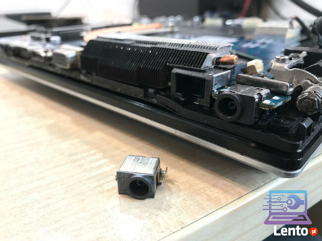 Wymiana gniazda zasilania ładowania w laptopie Kraków