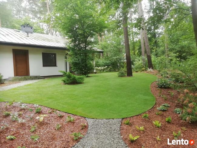 Zakładanie ogrodów nawadnianie trawa z rolki trawnik projekt