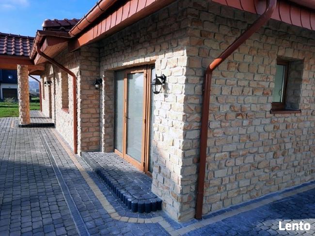 Kamień ozdobny na ociepleniu ze styropianu wełny mineralnej