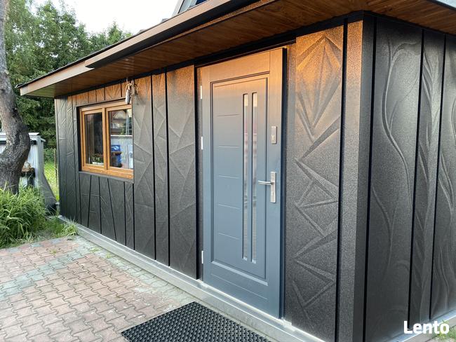 BALE Z BLACHY - deski - elewacja