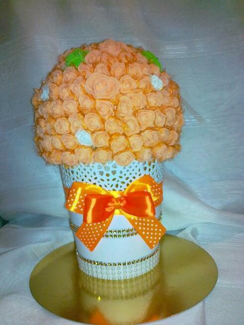 Drzewka kwiatowe ,dekoracja z róż dodatek do wystroju wnętrz