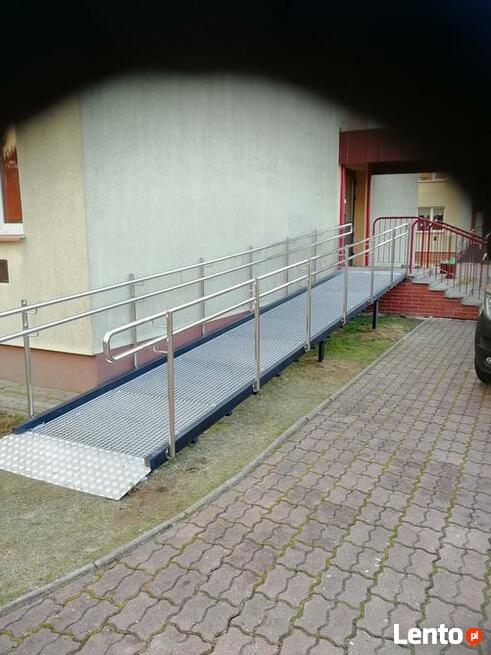 Podjazdy dla niepełnosprawnych rampy