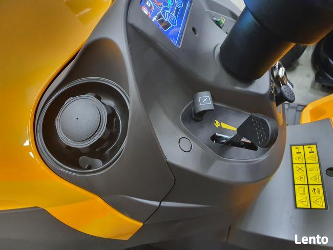 Traktorek ogrodowy Kosiarka +Zamiatarka nowa Stiga 7122 HWSY