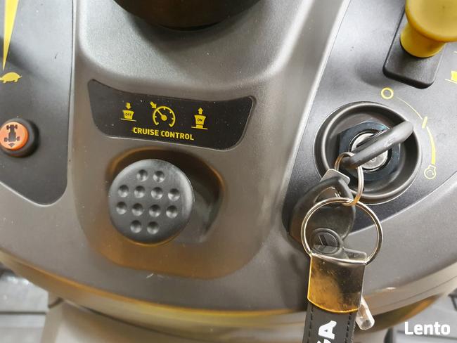 Traktorek ogrodowy Kosiarka +Zamiatarka nowa Stiga 7122 HWSY