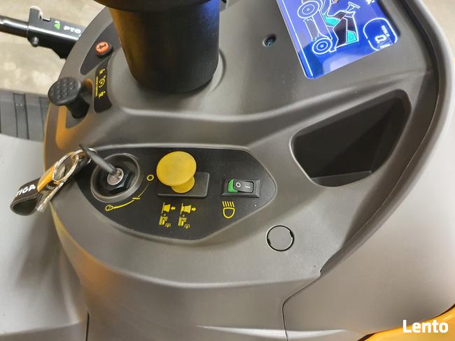 Traktorek ogrodowy Kosiarka +Zamiatarka nowa Stiga 7122 HWSY