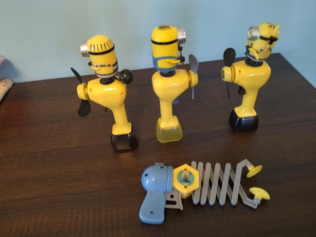 2 Minionki z wiatraczkami