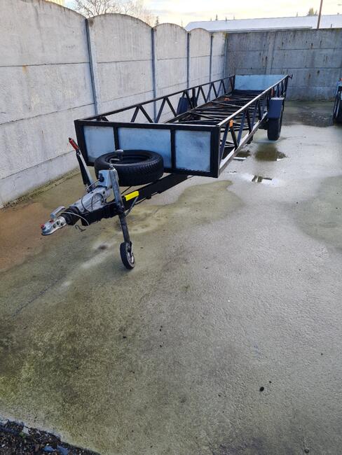 Wynajem wypożyczalnia przyczepa reklamowa reklama baner