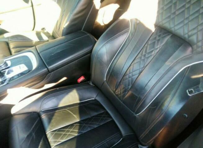 BMW 750 2016, 4.4L, porysowany lakier