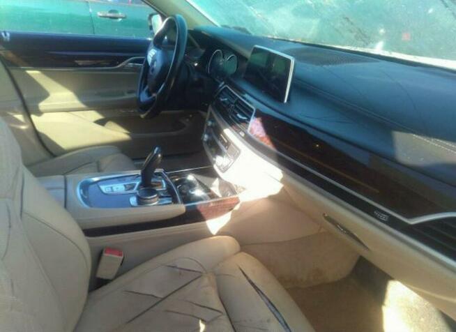 BMW 750 2016, 4.4L, 4x4, po kradzieży