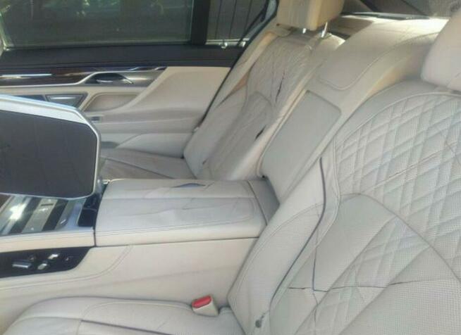 BMW 750 2016, 4.4L, 4x4, po kradzieży