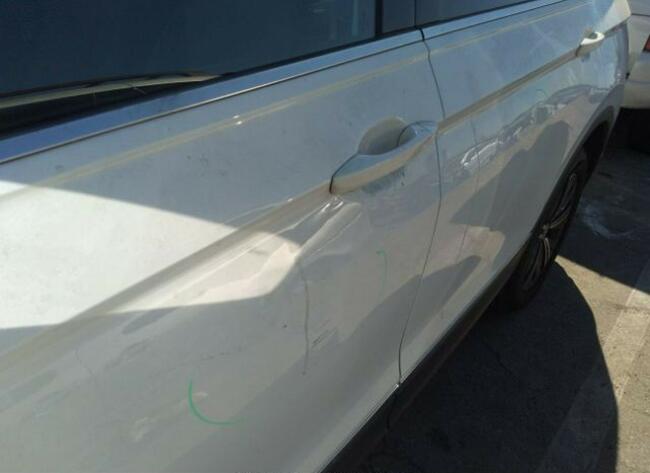 Volkswagen Tiguan 2019, 2.0L, 4x4, porysowany lakier