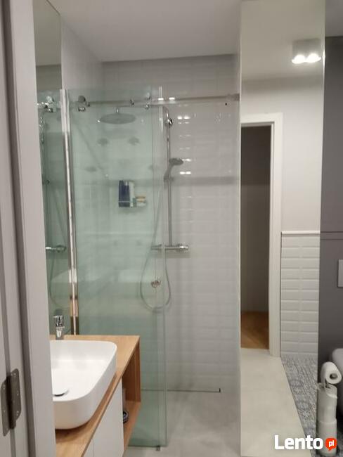Kabiny prysznicowe, balustrady, drzwi przesuwne szklane