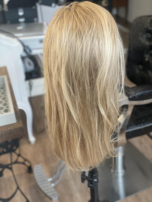 Niechirurgiczne uzupełnianie włosów - rekonstrukcja włosów