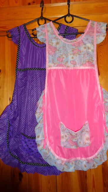 Fartuszki nowe , języczki damskie , młodzieżowe kolory,