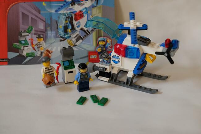 Lego Juniors- 10720, 10671- helikopter policyjny, remiza