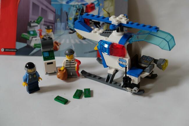 Lego Juniors- 10720, 10671- helikopter policyjny, remiza