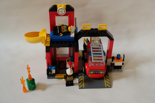 Lego Juniors- 10720, 10671- helikopter policyjny, remiza