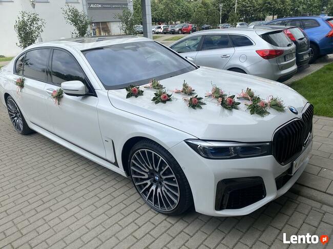 Auto do ślubu najnowsze BMW 750L LANG BIAŁA PERŁA