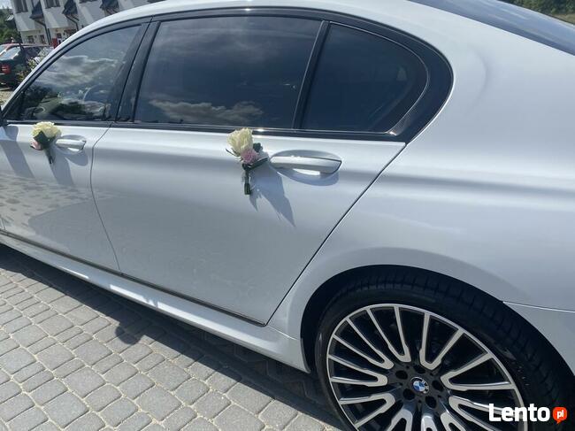 Auto do ślubu najnowsze BMW 750L LANG BIAŁA PERŁA