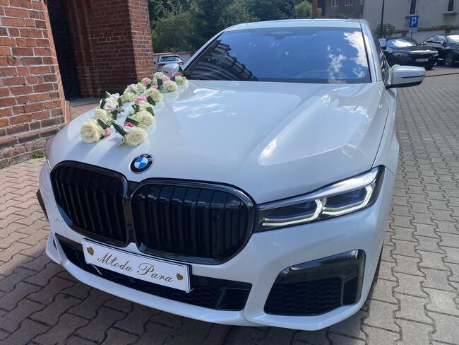 Auto do ślubu najnowsze BMW 750L LANG BIAŁA PERŁA