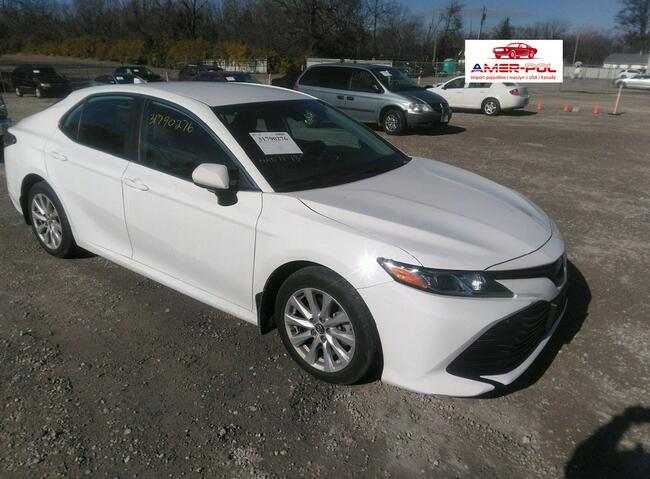 Toyota Camry 2019, 2.5L, porysowany