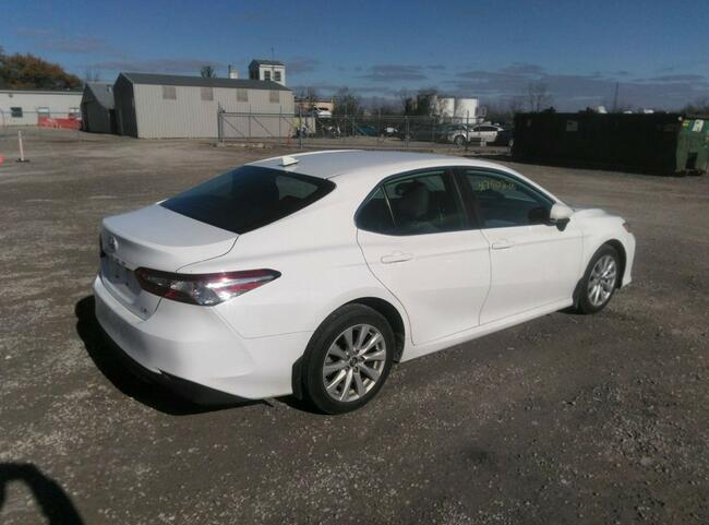 Toyota Camry 2019, 2.5L, porysowany
