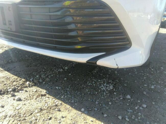 Toyota Camry 2019, 2.5L, porysowany