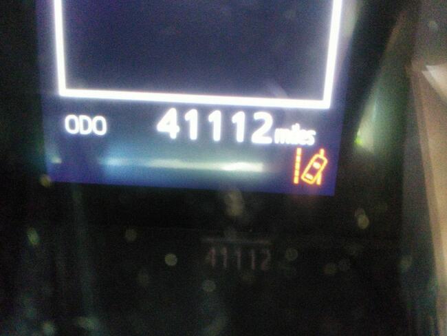 Toyota Camry 2019, 2.5L, porysowany