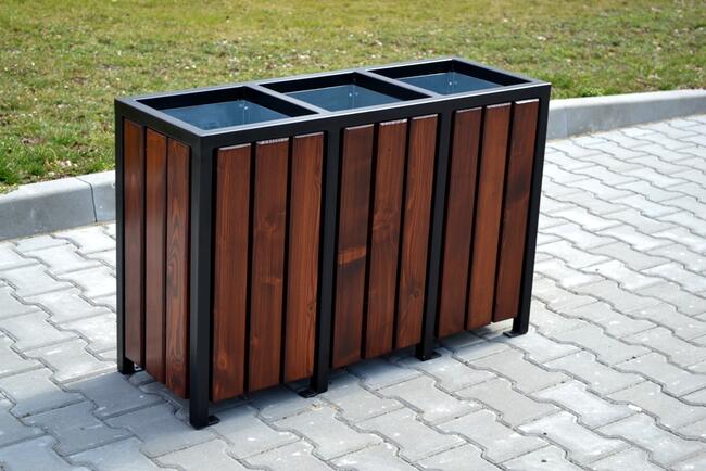 Kosz uliczny do segregacji śmieci stalowo- drewniany W108