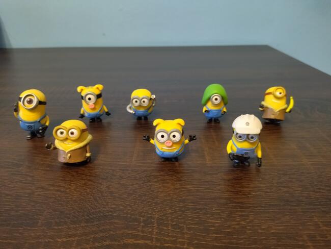 Minionki figurki do zabawy