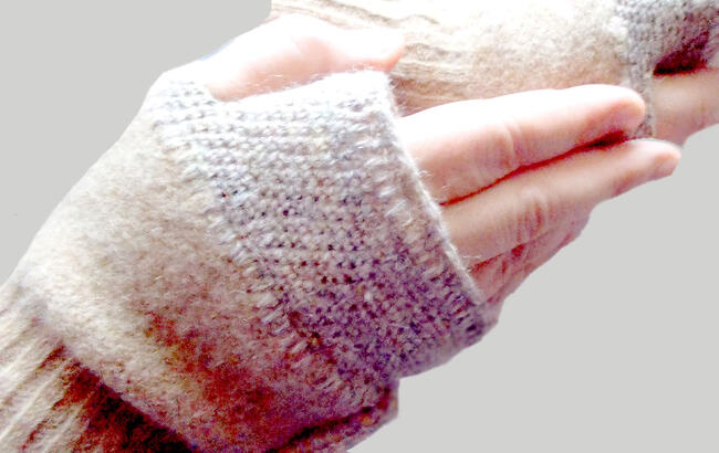 ładne mitenki z wełny, beżowe mitenki ciepłe