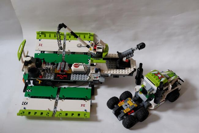 Lego World Racers 8864 - Pustynia zniszczenia- wielkie auto
