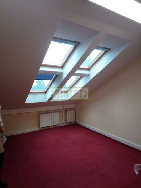 4 pokoje w biurowcu , parking i dostęp 24 h .