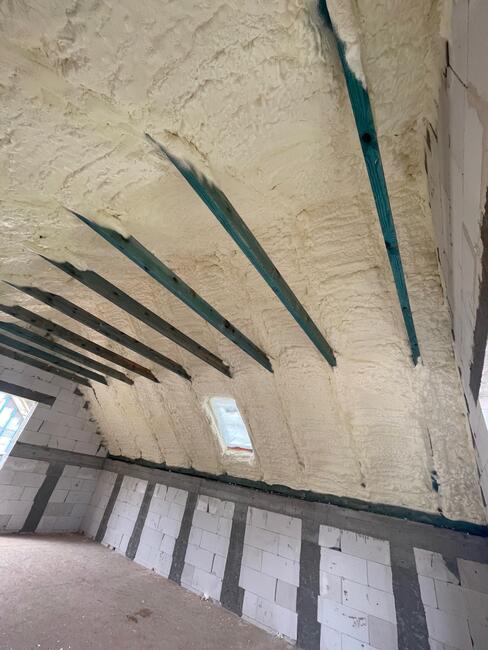 OCIEPLENIE PIANKĄ POLIURETANOWĄ