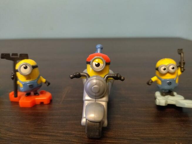 Minionki figurki