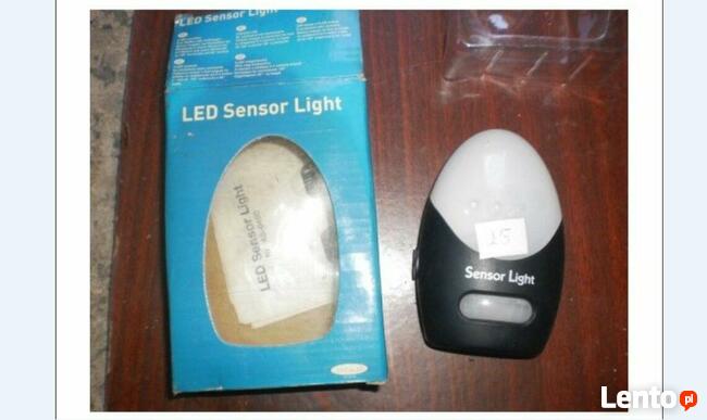 Lampka led z czujnikiem ruchu i ZMIERZCHU na baterie