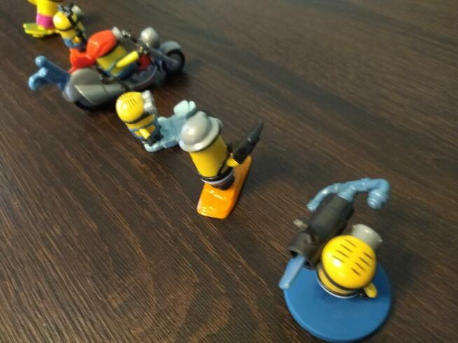 Minionki figurki