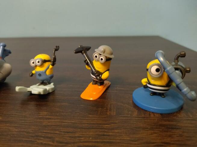 Minionki figurki