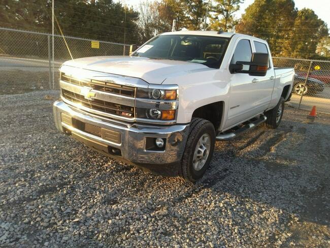Chevrolet Silverado 2500, 6.0L, 4x4, porysowany lakier